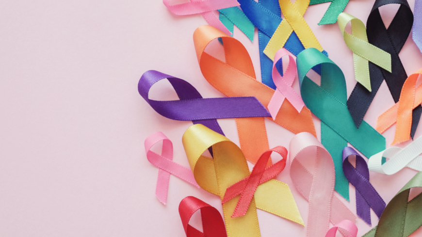 Cancer är en folksjukdom i Sverige. I artikeln hittar du information om tre av de vanligaste cancerformerna: Bröstcancer, lungcancer och prostatacancer. Foto: Getty Images