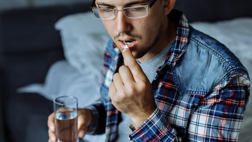 I dag använder miljontals människor världen över syradämpande läkemedel, så kallade syrapumpshämmare, mot halsbränna, magkatarr och magsår. Foto: Shutterstock