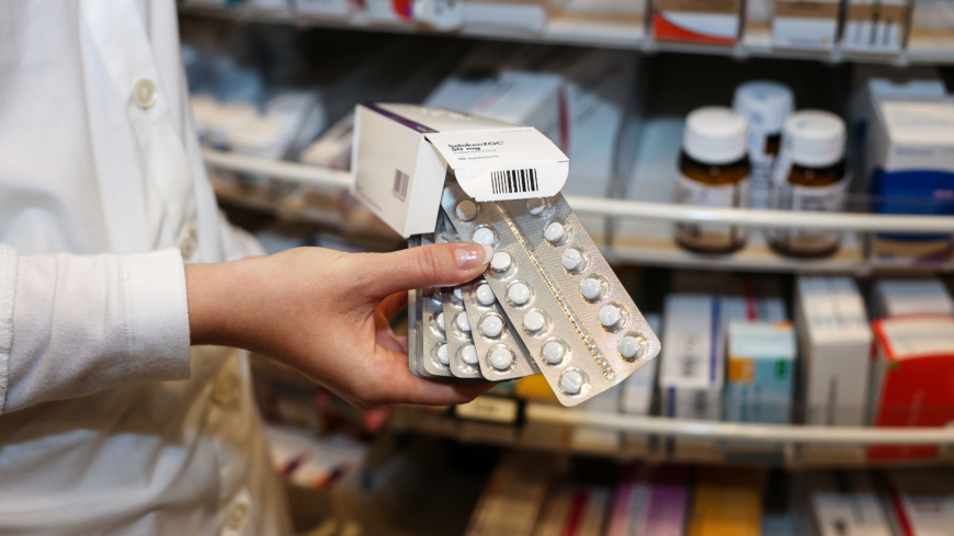 Läkemedel får normalt inte flyttas mellan apotek men Läkemedelsverket kan nu vid behov fatta beslut om att läkemedel får flyttas. Sussi Hj / Shutterstock.com Foto: Shutterstock