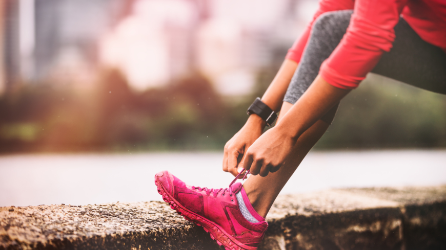 Anmäl dig till Rosa Bandet-loppet och samla in pengar till cancerforskningen! Foto: Shutterstock