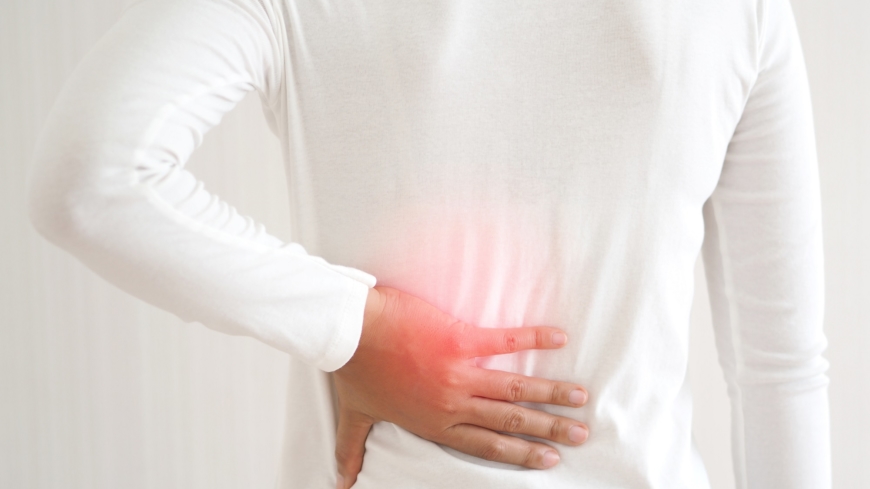 Spondylos kan vara symtomfritt, men när det leder till besvär handlar det ofta om smärtor i ländryggen eller nacken. Foto: Shutterstock