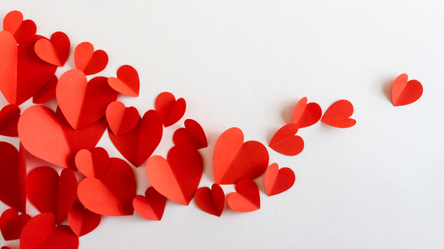 Alla hjärtans dag är en fin påminnelse om att sprida värme och kärlek till både nära och kära, men även till andra i vår omgivning. Foto: Shutterstock