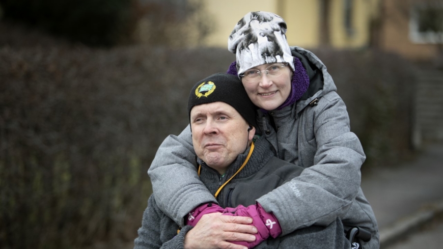 Jörgen och Marie Eriksson om rehabilitering efter stroke och kraven på de anhöriga: 