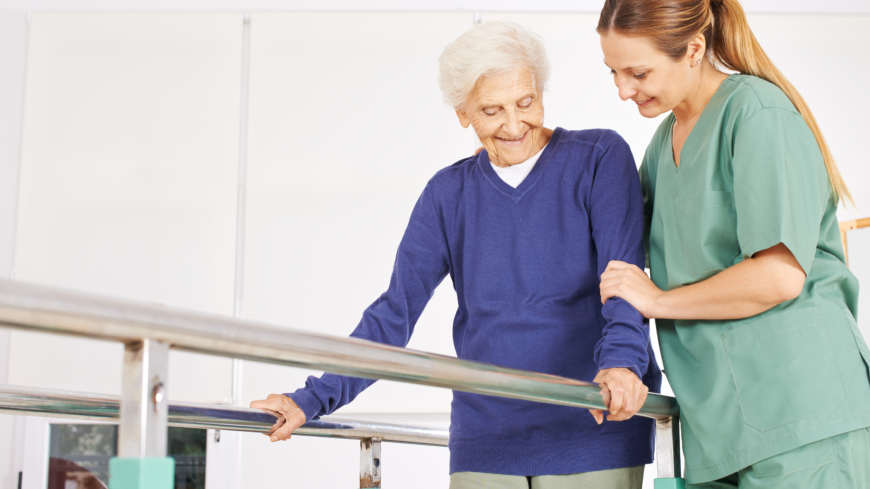 Rehabilitering är en viktig förutsättning för att bli bättre efter en stroke. Foto: Shutterstock