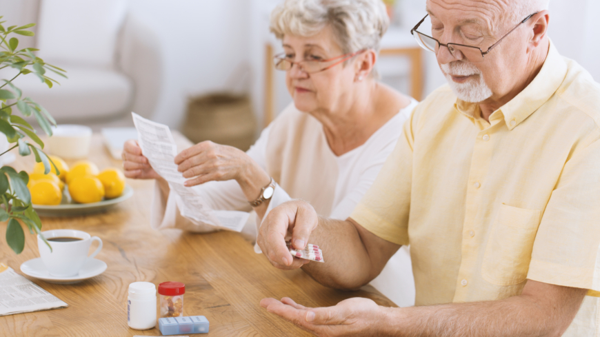 Läkemedel fungerar inte alltid likadant för kvinnor och män. Via Janusmed kön och genus finns ett kunskapsstöd för vården, och för patienterna. Foto: Shutterstock