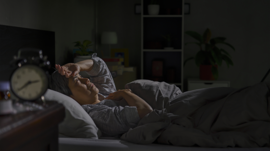 Om du vaknar på nätterna och inte kan somna om blir din sömn störd. Detta kan enligt studien på sikt leda till försämrad kognitiv förmåga. Foto: Getty Images