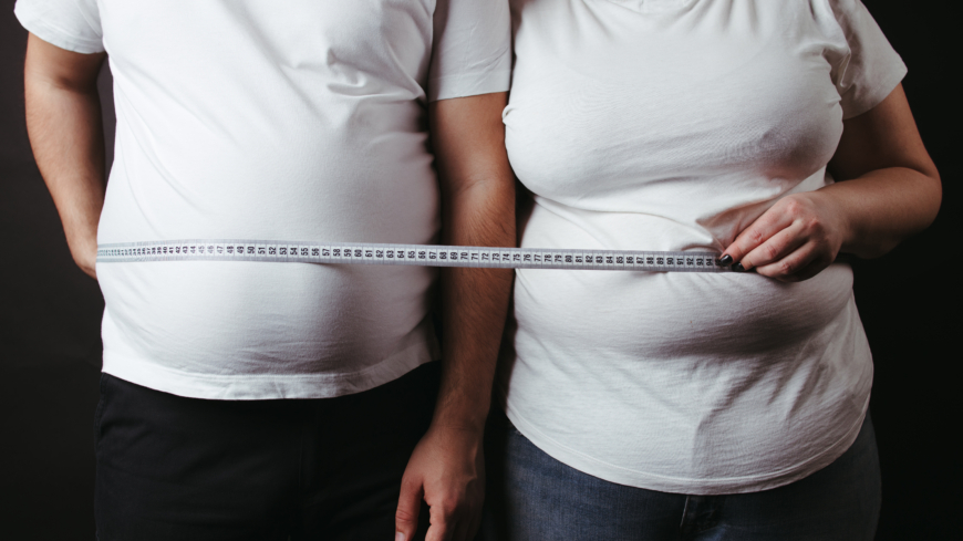 Mer än hälften av befolkningen har övervikt eller fetma vilket ökar risken för hjärtsjukdom och för tidig död. Foto: Getty Images