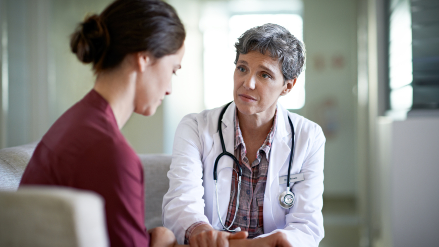 Med en kvinnlig behandlande läkare har kvinnor en högre sannolikhet för överlevnad. Foto: Getty Images