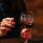 Rök, snus & nikotinvanor: trender & påverkan på alkoholkonsumtion