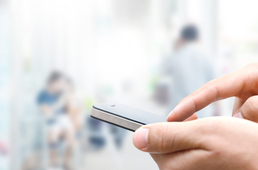 Därför bör du lämna mobilen utanför toaletten