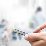 Därför bör du lämna mobilen utanför toaletten