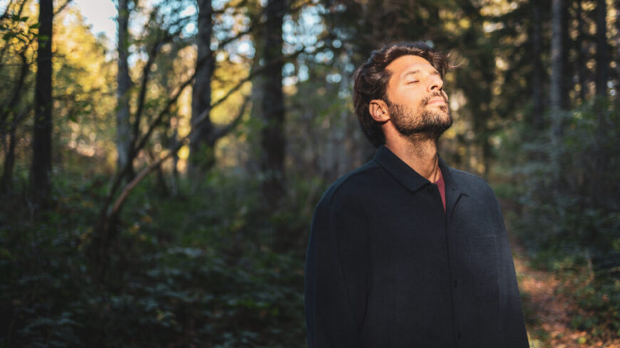 Mindfulness och medveten närvaro kan hjälpa kroppen att varva ner och minska upplevelsen av stress i vardagen. Foto: Getty Images