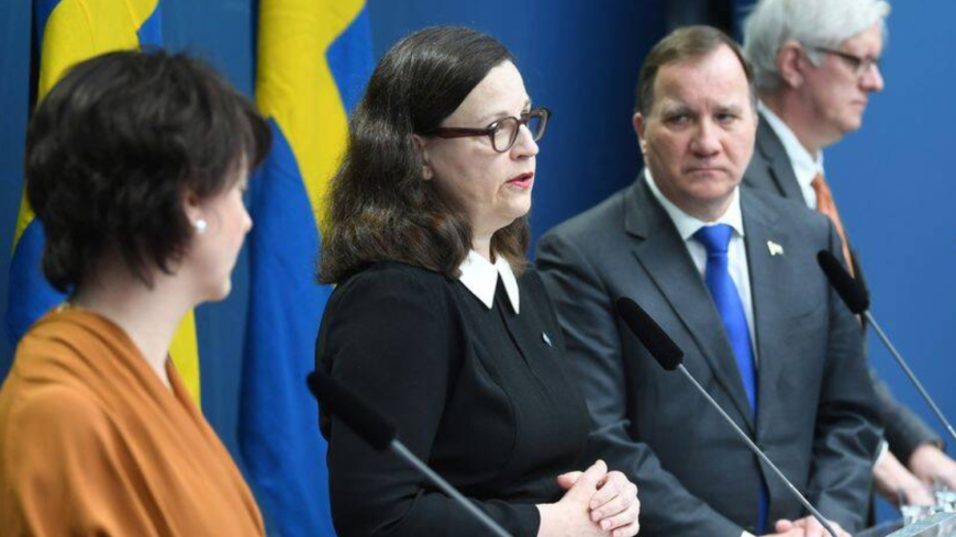 Matilda Ernkrans, ministern för högre utbildning och forskning (S), Anna Ekström, utbildningsminister (S) , statsminister Stefan Löfven (S) och generaldirektören för Folkhälsomyndigheten. Foto: SVT