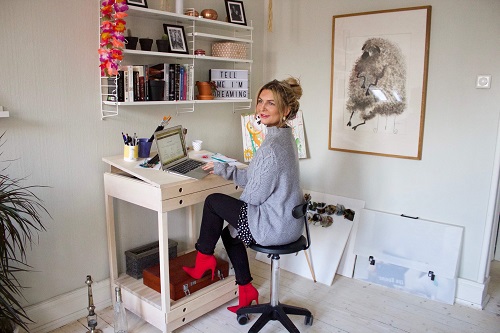 Hemarbete kan skapa flexibilitet och mindre stress, om man skapar bra rutiner. Att det även är positivt för miljön blir en bonus. Foto: Shutterstock