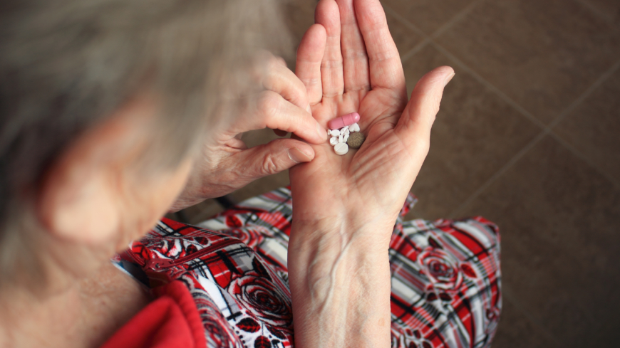 Du bör se över din läkemedelsbehandling så att den inte fortsätter av slentrian. Foto: Shutterstock