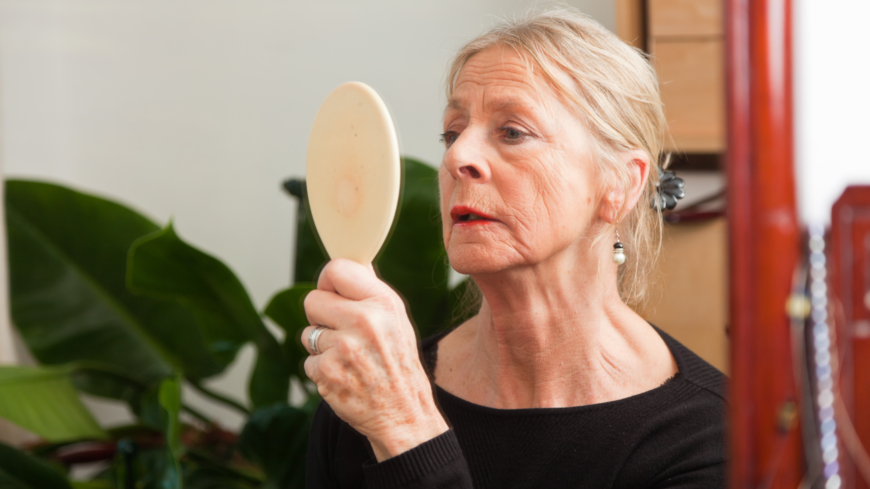 Vår livsstil, och även sjukdomar, inverkar på hudens utseende och åldrande.  Foto: Shutterstock