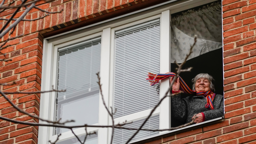 I år måste vi alla hjälpas åt att bromsa spridningen av covid-19. Det innebär att valborgsfirandet måste se annorlunda ut. Foto: Shutterstock