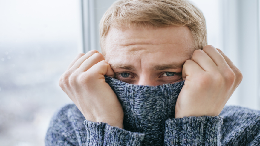 Gömma sig undan en förkylning är lättare sagt än gjort, alla drabbas av förkylning någon gång men det finns förebyggande åtgärder som minskar risken! Foto: Shutterstock