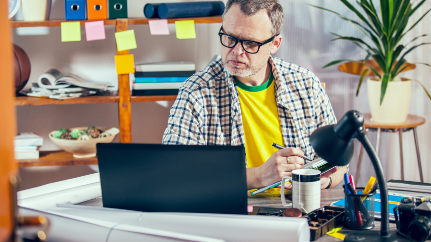 Långa arbetsdagar betyder mindre tid över för hälsosamma aktiviteter och kan göra att både du och din partner går upp i vikt. Foto: Shutterstock