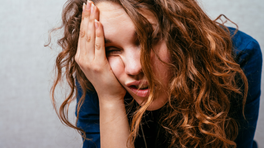 Om du misstänker akut förgiftning ska du alltid ringa Giftinformationscentralen för råd. Foto: Shutterstock