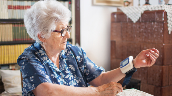 Mäta blodtrycket hemma kan ge bättre behandling