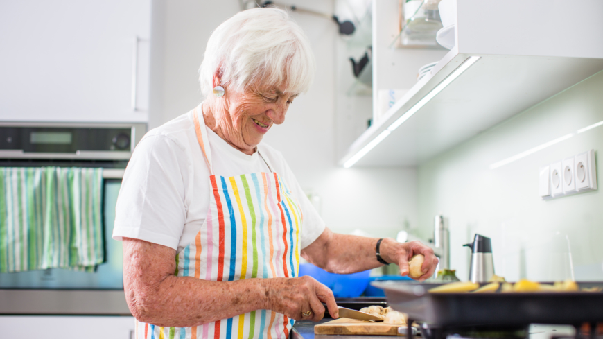 Kvinnorna som följde den paleolitiska dieten och åt stenålderskost fick en mer påtaglig minskning av farlig bukfetma.  Foto: Shutterstock