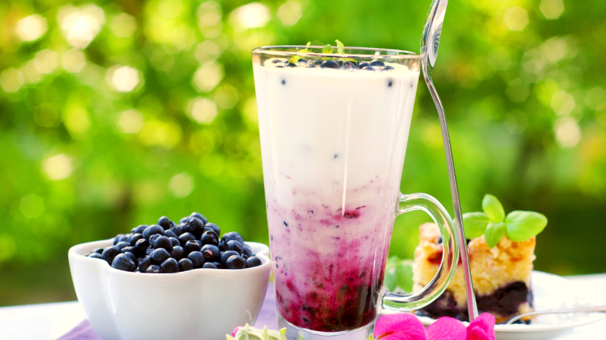 Lätt att fixa en svalkande sommarsmoothie. Foto: Shutterstock