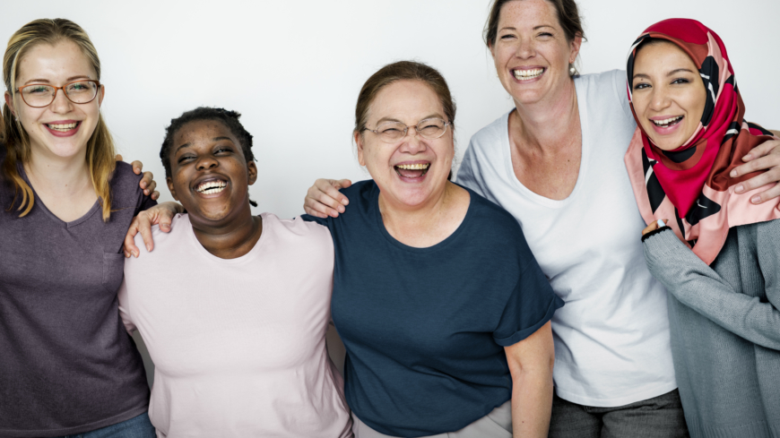 När du söker vård i Sverige ska du få ett jämlikt bemötande och behandling oavsett var i landet du bor och oavsett om du är man eller kvinna, säger socialminister Lena Hallengren. Foto: Shutterstock