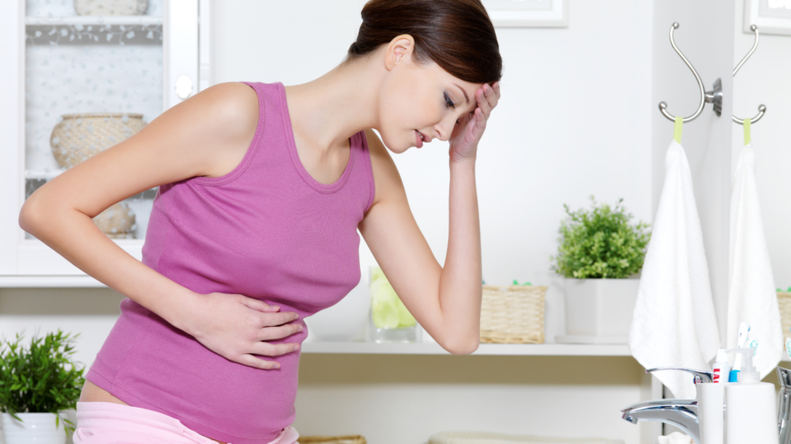  Graviditetsillamående är väldigt vanligt, och kan för många blir mycket plågsamt. Det finns lindring via egenvård att prova, och läkemedel som du kan få på recept. Foto: Shutterstock